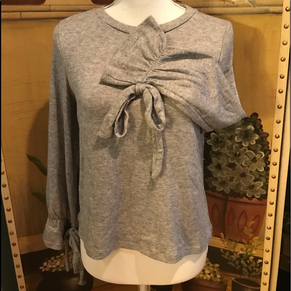 ⭐️GREY LIGHTWEIGHT TOP⭐️NWT⭐️SO SOFT⭐️